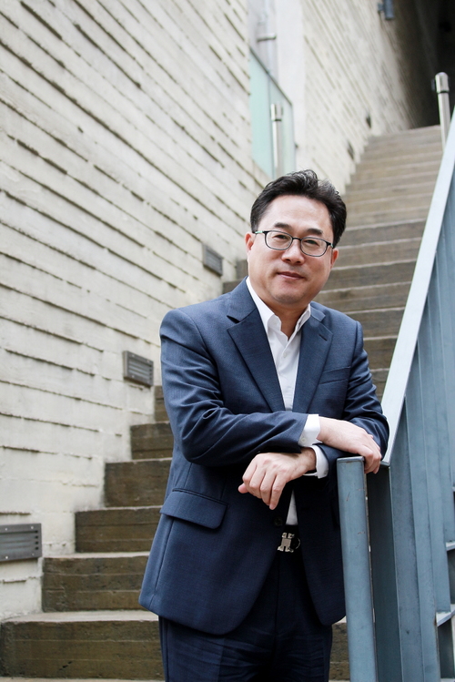 【서울=뉴시스】 강기성 서울시합창단장. 2018.01.10. (사진 = 월간 뮤직리뷰 제공) photo@newsis.com 