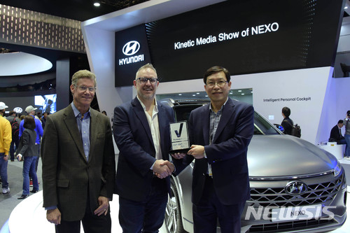 [2018CES]넥쏘·니로EV 에디터 어워드 수상