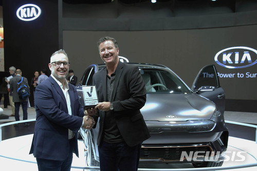[2018CES]넥쏘·니로EV 에디터 어워드 수상