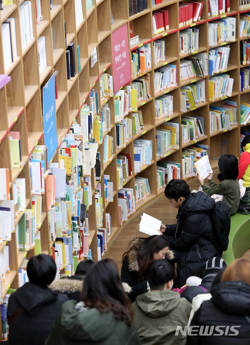 연애의 행방·나미야 잡화점·…日소설 열풍 이유