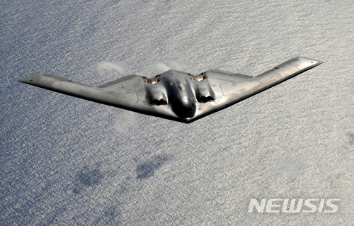 【서울=뉴시스】박진희 기자 = 미국 공군은 11일(현지시간) 핵 탑재가 가능한 B-2 스피릿 폭격기 3대를 태평양 괌 기지에 배치했다고 밝혔다. 2018.01.12. (사진=미국 공군) photo@newsis.com 