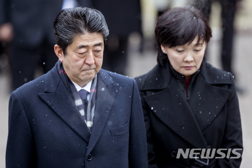 日 여당 중진들, 연일 "아베 평창 가라" 