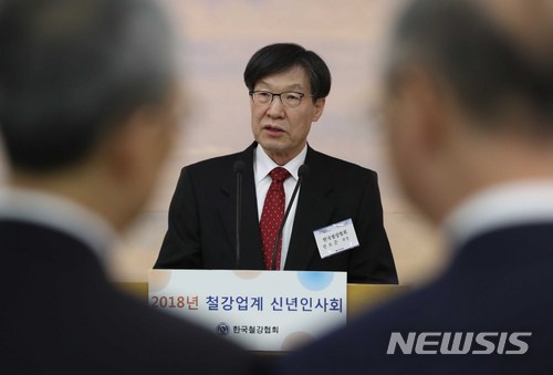 권오준 포스코 회장 "능력 있고 젊은 분에게 경영 넘겨야" 사의 표명
