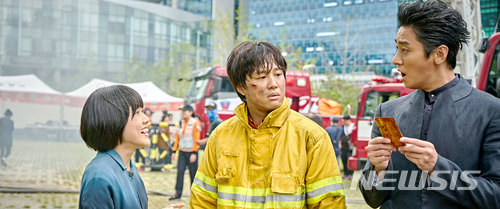 '신과 함께' '1987' '한글자막' 배리어프리 버전 상영