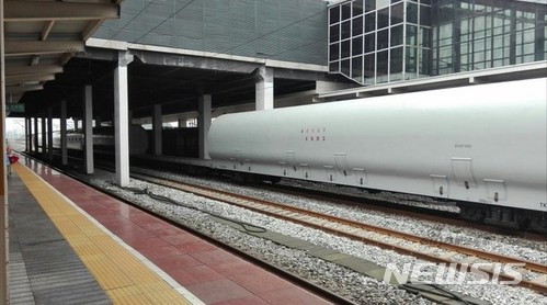 중국 최신형 ICBM 둥펑-41을 탑재한 미사일 열차