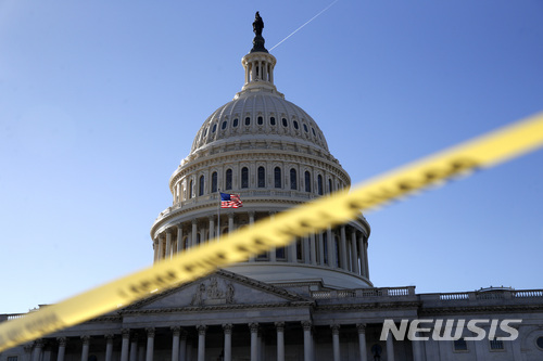 [종합3보]미국 상원, 셧다운 종료 임시예산안 가결..."연방정부 업무 재개 임박" 