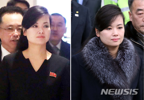 【강릉=뉴시스】조성봉 기자 = 현송월 삼지연관현악단 단장을 비롯한 북한 예술단 사전점검단이 22일 오전 강원도 강릉 스카이베이호텔에서 아침식사를 하기 위해 이동하고 있는 모습(왼쪽)과 강릉역 KTX로 이동하기 위해 버스로 이동하고 있는 모습.&nbsp;&nbsp; 북한 예술단 사전점검단은 1박2일동안 서울과 강릉의 공연장을 둘러보면서 무대 조건과 필요한 설비, 객석의 규모 등을 확인할 예정이다.2018.01.22. suncho21@newsis.com