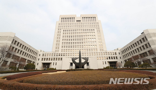 "판사가 성희롱" 변호사 진정 접수…대법 "사실 확인중"