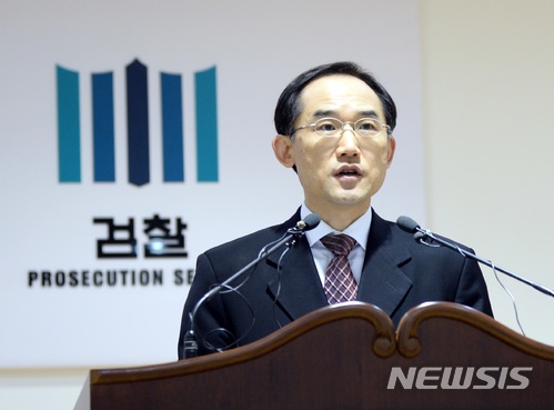 【전주=뉴시스】강인 기자 = 25일 전북 전주지검 김한수 차장검사가 '고준희양 학대치사' 사건 수사 결과에 대한 브리핑을 하고 있다. 2018.01.25.kir1231@newsis.com