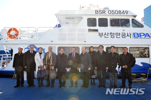 멕시코 에르네스또 꼬르데로(Ernesto Cordero) 상원의장·주한 멕시코 브루노 피게로아 피셔(Bruno Figueroa Fischer) 대사 일행 부산진해경제자유구역 방문. (사진=부산진해경제자유구역청 제공)
