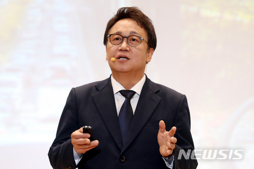 '성추행 논란' 민병두, 의원직 사퇴 철회 "의정활동 헌신하겠다"
