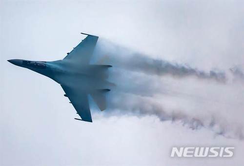 러시아제 최신형 전투기 수호이-35