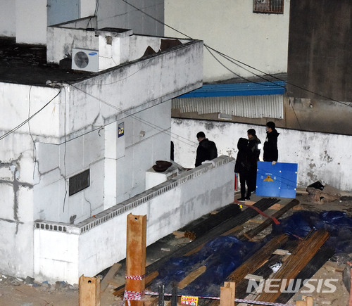 【밀양=뉴시스】안지율 기자 = 경남 밀양시 세종병원 화재참사 나흘째인 29일 오후 밀양 세종병원 화재사건 수사본부(본부장 경무관 진정무)가 효성의료재단에 대해 압수수색을 하고 있다. 2018.01.29. alk9935@newsis.com