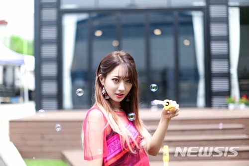 나인뮤지스 경리, 스타제국과 재계약 