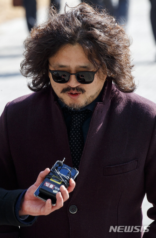 【서울=뉴시스】김선웅 기자 = 김어준 딴지일보 총수. 2018.02.02. mangusta@newsis.com