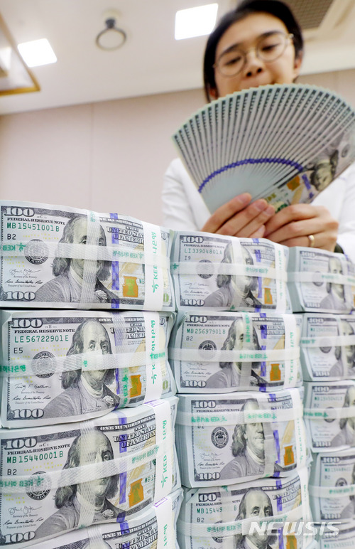 트럼프 정책 혼선에 약달러 심화…10% 추가 하락 전망