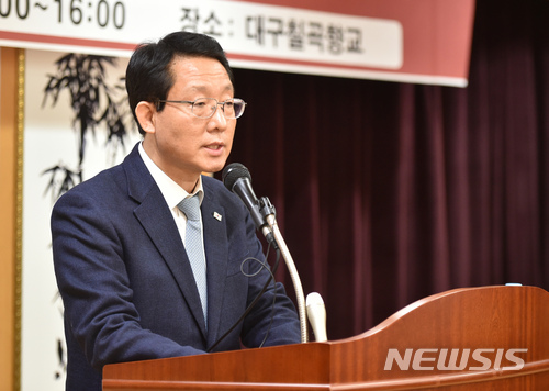 【대구=뉴시스】우종록 기자 = 자료사진. 국회 국토교통위원회 소속 자유한국당 김상훈(대구 서구) 의원. 2018.10.08. wjr@newsis.com
