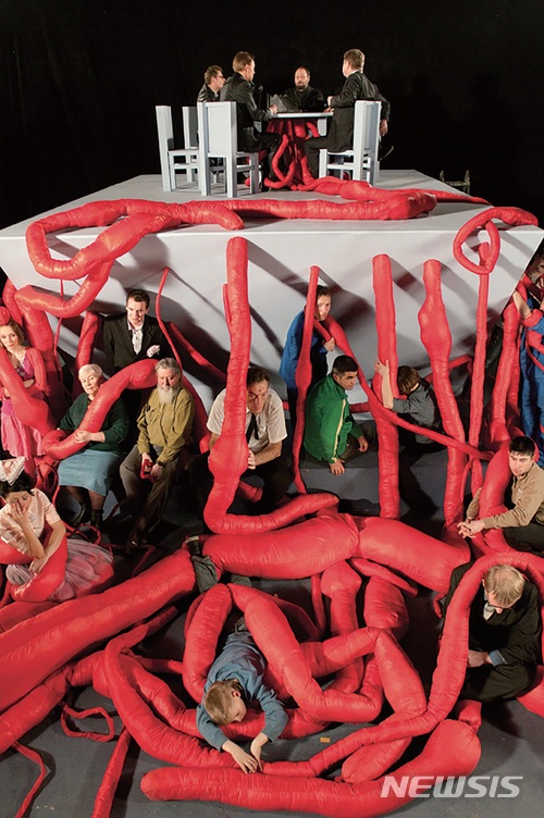 【서울=뉴시스】 슈토 뎰라트 작품 