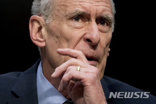 【워싱턴=AP/뉴시스】댄 코츠 미국 국가정보국(DNI) 국장이 13일(현지시간) 상원 정보위원회 청문회에서 발언하고 있다. 2018.2.14.