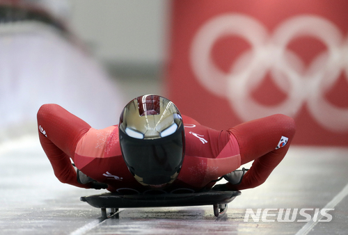 스켈레톤킹 윤성빈, 이제는 말할수있다···감독·어머니 함께