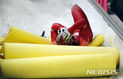 스켈레톤킹 윤성빈, 이제는 말할수있다···감독·어머니 함께