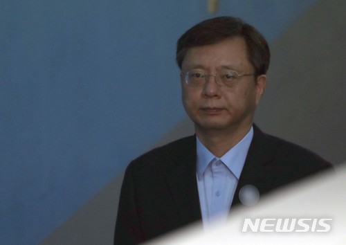 "변호사 비용 2억 돌려달라"…우병우 상대 수임료 소송