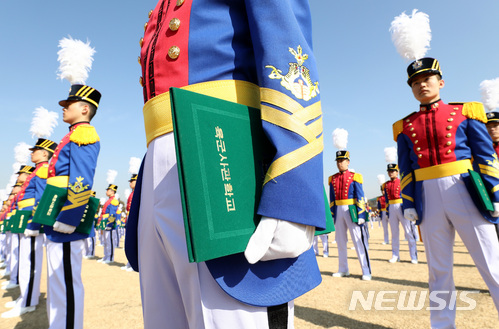 【서울=뉴시스】 육군사관학교 임관식 모습. (뉴시스DB)