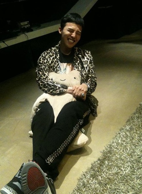 지드래곤, 장교 병실 특혜 입원?···YG "사실무근 악의적 보도"