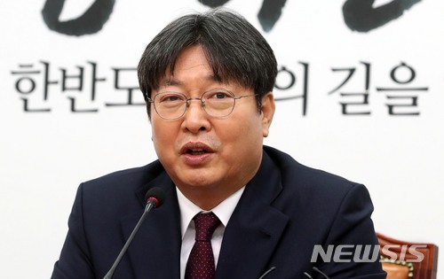 【서울=뉴시스】홍효식 기자 = 더불어민주당 이춘석 사무총장. 2018.03.05. yesphoto@newsis.com