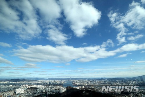 휴일 전국 맑고 포근…큰 일교차 주의