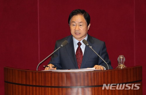 【서울=뉴시스】홍효식 기자 = 5일 오후 서울 여의도 국회 본청 본회의장에서 열린 제357회 국회(임시회) 제1차 본회의에 참석한 자유한국당 주광덕 의원이 공직선거법 일부개정법률안에 대해 반대토론을 하고 있다. 2018.03.05. yesphoto@newsis.com