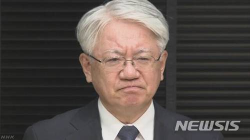 【서울=뉴시스】일련의 품질조작 사태에 책임을 지고 6일 사임 의사를 밝힌 일본 고베(神戶)제강의 가와사키 히로야(川崎博也, 63) 사장의 모습.(사진출처: NHK) 2018.03.06.