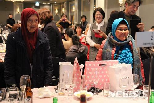 【서울=뉴시스】 한국정신대문제대책협의회(정대협) 주최로 열린 '제15차 일본군 성노예 문제 해결을 위한 아시아연대회의'에 참석한 아시아 위안부 피해 할머니들. 2018.03.08. (사진=정대협 제공)