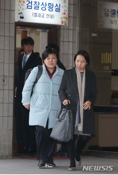 김지은씨 24시간 검찰 조사…"안희정 출석에도 꿋꿋 진술"