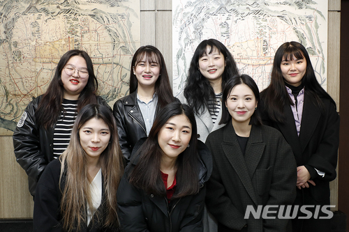 영남대 미술보존복원전공 학생들. 사진은 위 왼쪽부터 이옥선, 김혜빈, 김영원, 박시은씨, 아래 왼쪽부터 이혜미, 임지수, 이윤아씨.