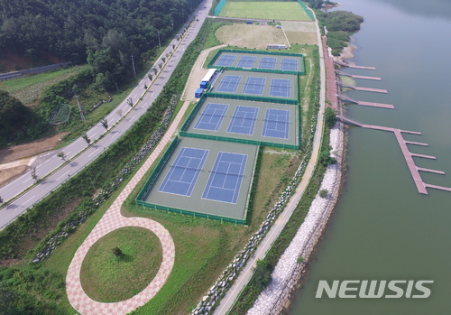 【화천=뉴시스】지난해 준공된 화천군 하남면 거례리 레포츠 타운 전경.