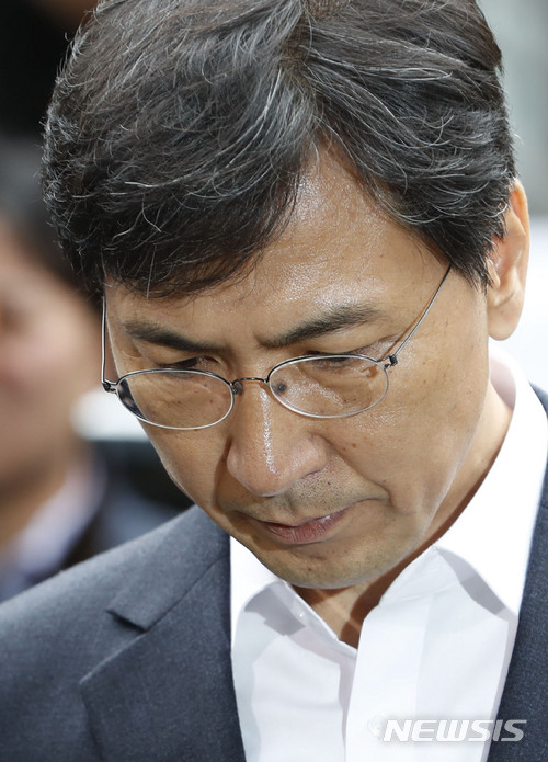 【서울=뉴시스】최동준 기자 = 수행비서 성폭행 의혹을 받고 있는 안희정 전 충남지사에게 성폭력을 당했다는 추가 폭로가 25일 나왔다. 2018.03.19. photocdj@newsis.com