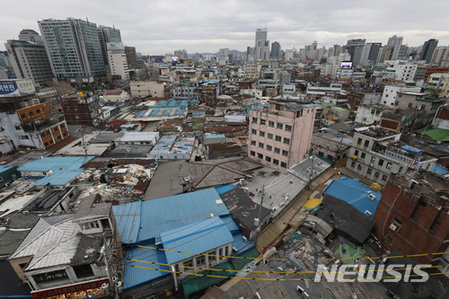 【서울=뉴시스】임태훈 기자 = 19일 오전 서울 종로구 세운4구역 일대의 건물들이 노후된 모습을 보이고 있다. 2018.03.19  taehoonlim@newsis.com