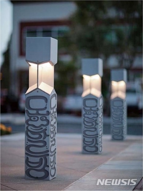 [제주=뉴시스] 제주어 문양 돌하르방 보행등. (사진=뉴시스DB)