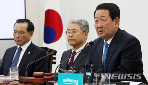 【서울=뉴시스】홍효식 기자 = 바른미래당 박주선(오른쪽 첫번째) 공동대표. 2018.03.20. yesphoto@newsis.com
