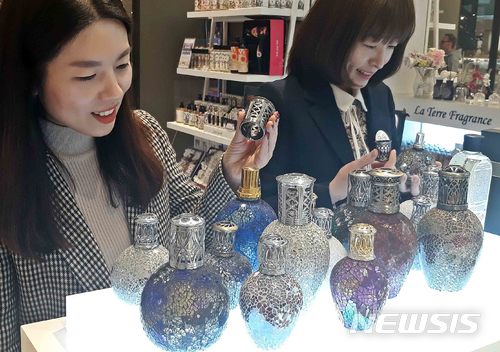 "아로마테라피로 휴식을"...국내 '향기 시장' 급성장