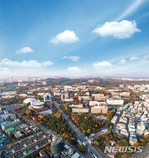 【전주=뉴시스】윤난슬 기자 = '한국문화 세계화'를 위한 심포지엄이 오는 11일 전북대학교에서 열린다. 전북대 전경 모습. 2018.10.09.(사진=전북대 제공) photo@newsis.com