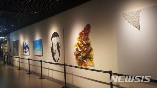 【서울=뉴시스】 딜라이트아트월 전시장면