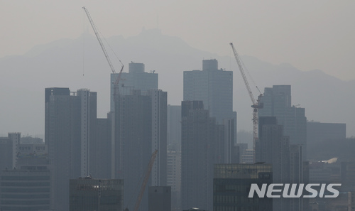 휴일 전국 맑고 포근…미세먼지 곳곳 '나쁨' 