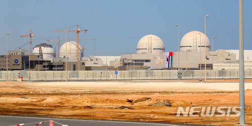 [바라카(아랍에미리트)=뉴시스] 전신 기자 = 26일(현지시간) 아랍에미리트 바라카 원전 1·2·3·4호기의 모습. 2018.03.26. photo1006@newsis.com