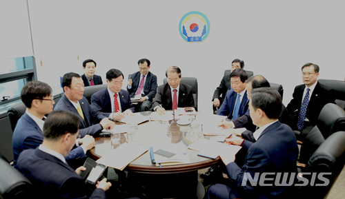 【서울=뉴시스】경우회 중앙회 회장단 긴급 대책회의(사진: 경우회 제공)2018.03.27