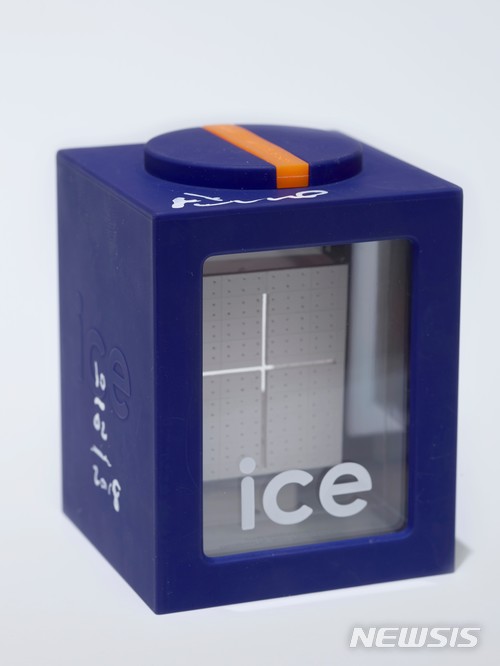 【서울=뉴시스】 안도다다오, 시계 상자, 8.0×8.0 x11.0cm, 시계상자,