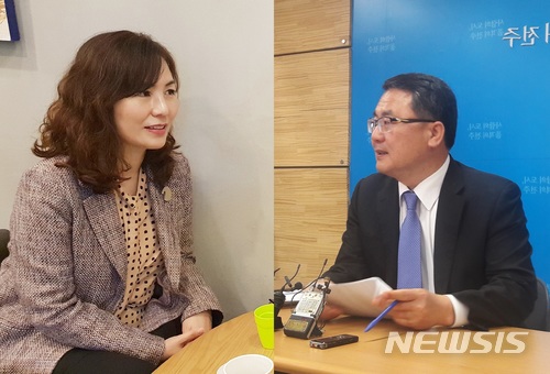 【전주=뉴시스】강인 기자 = 봉침 여목사에 대한 의혹을 제기하는 공지영 작가(왼쪽), 공 작가를 명예훼손으로 검찰에 고발한 백순기 전주시 복지환경국장(오른쪽). (뉴시스DB)