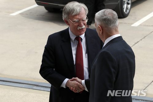 매티스, 국방부 온 볼턴에게 "당신은 악마의 화신" 농담