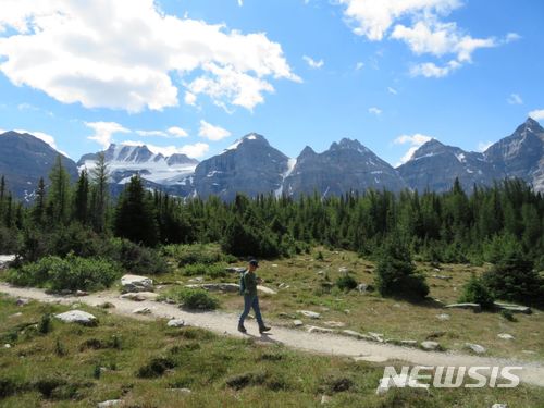 【서울=뉴시스】 라치벨리 트레일, 캐나다 로키 산맥 